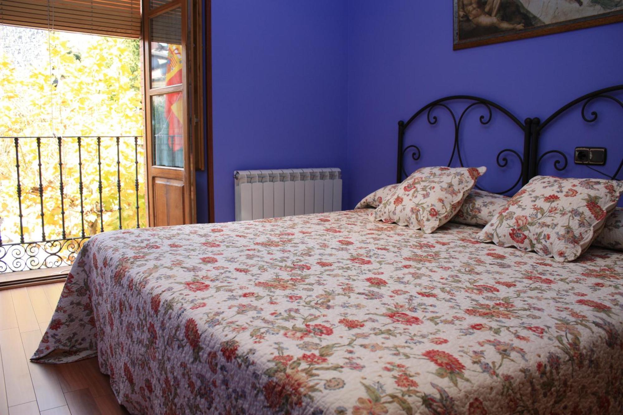Aparthotel Santa Marina Cuéllar Екстериор снимка