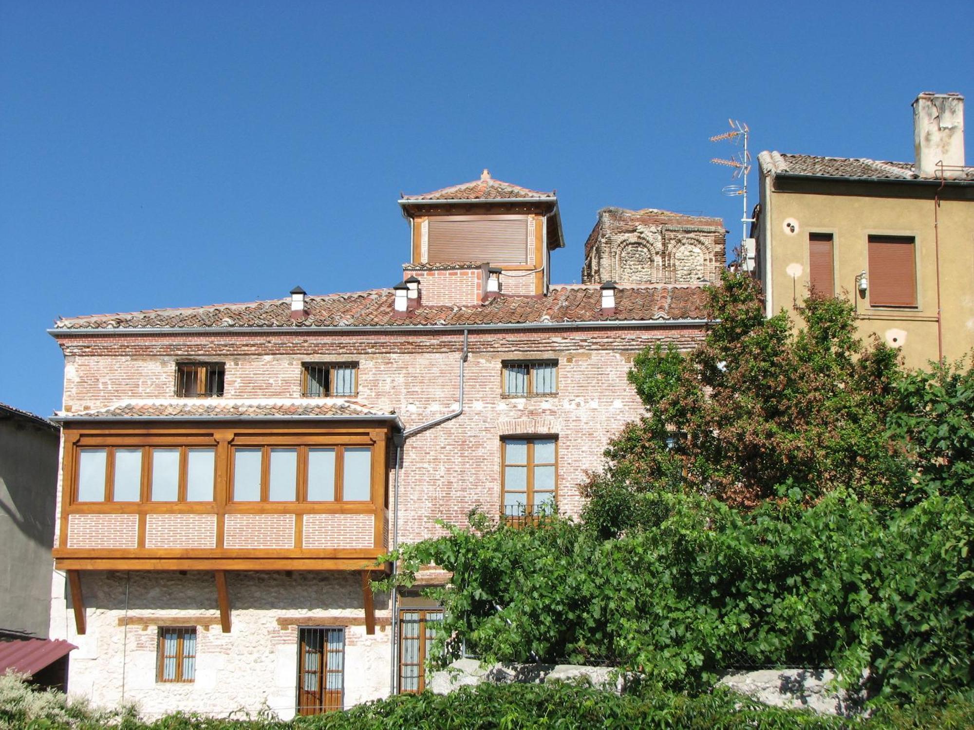 Aparthotel Santa Marina Cuéllar Екстериор снимка