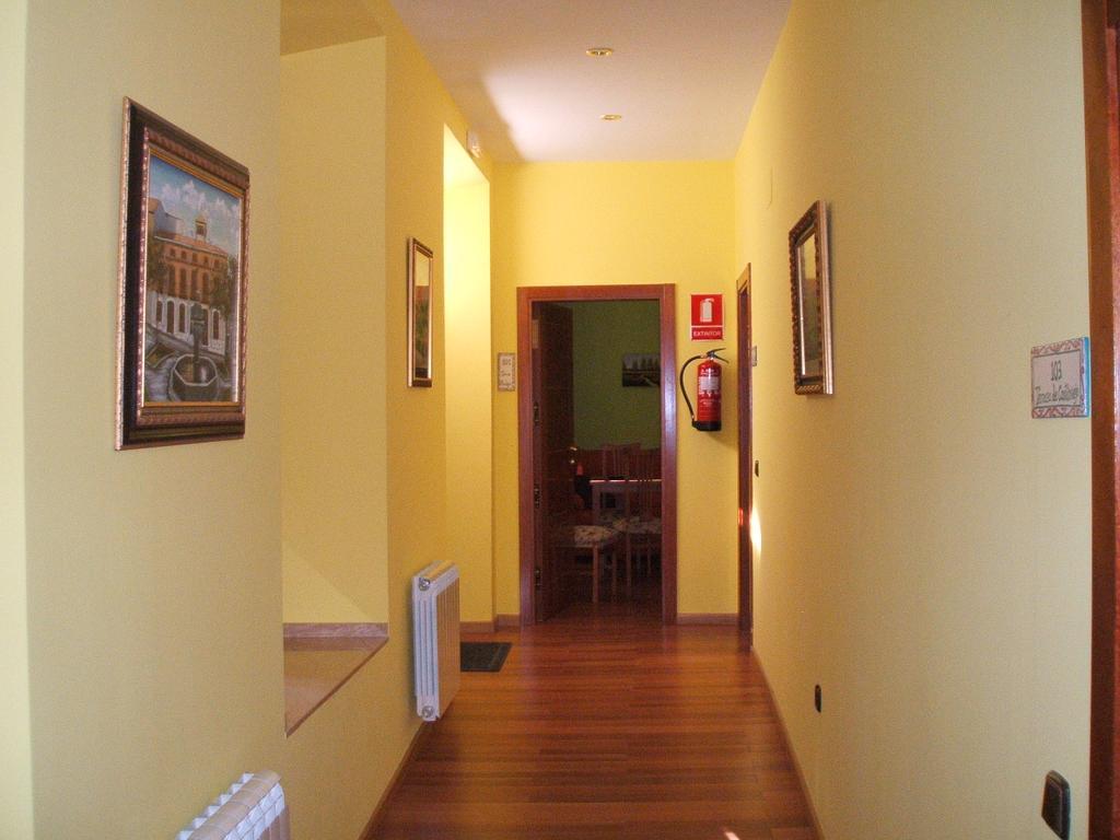 Aparthotel Santa Marina Cuéllar Стая снимка