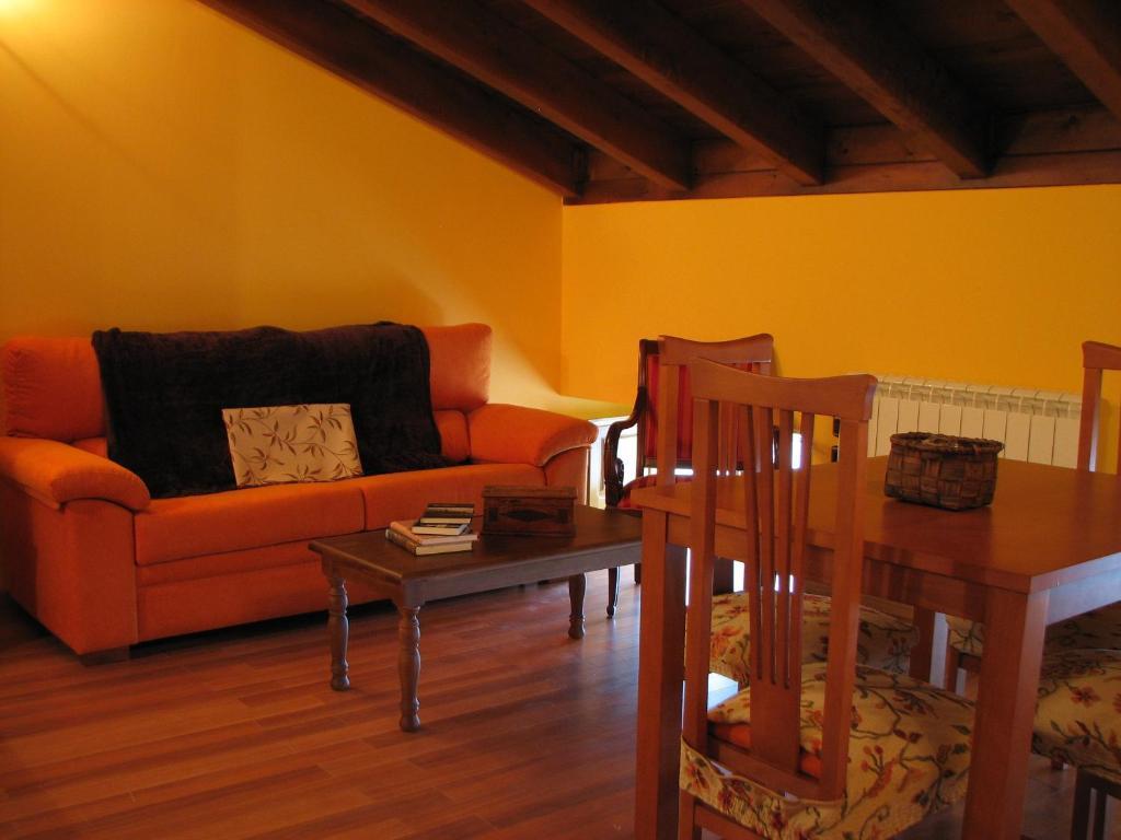 Aparthotel Santa Marina Cuéllar Стая снимка