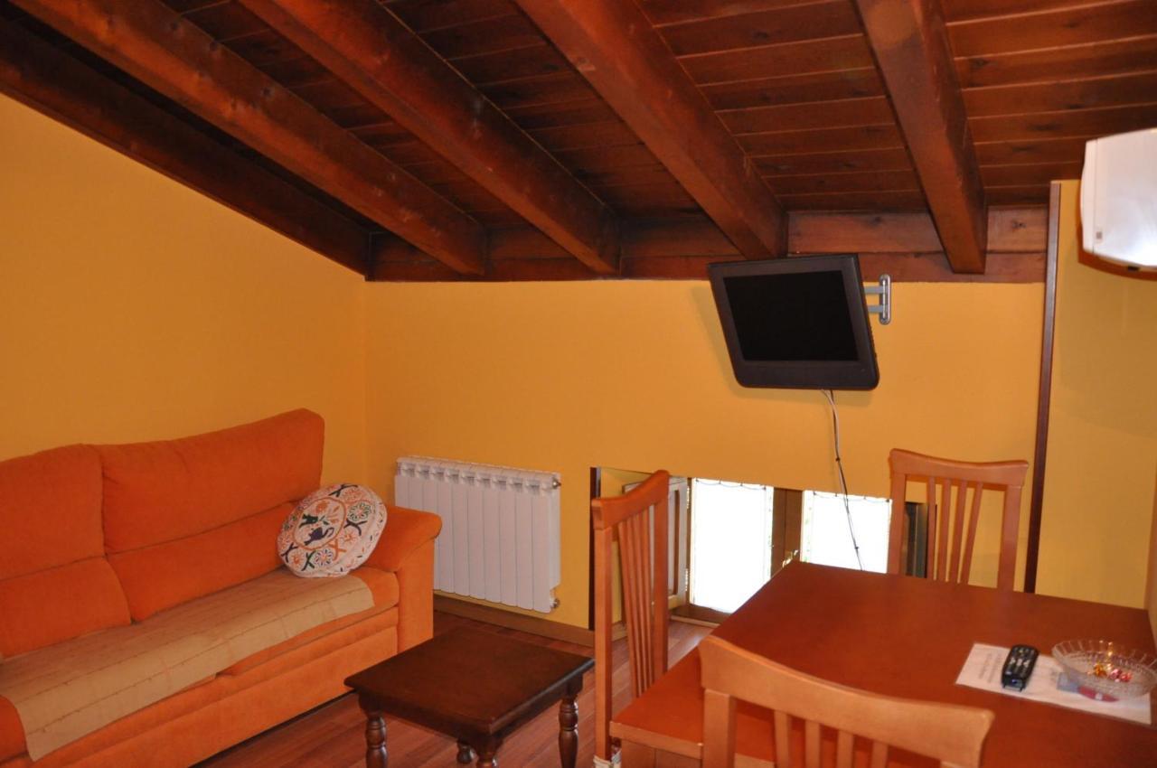 Aparthotel Santa Marina Cuéllar Екстериор снимка
