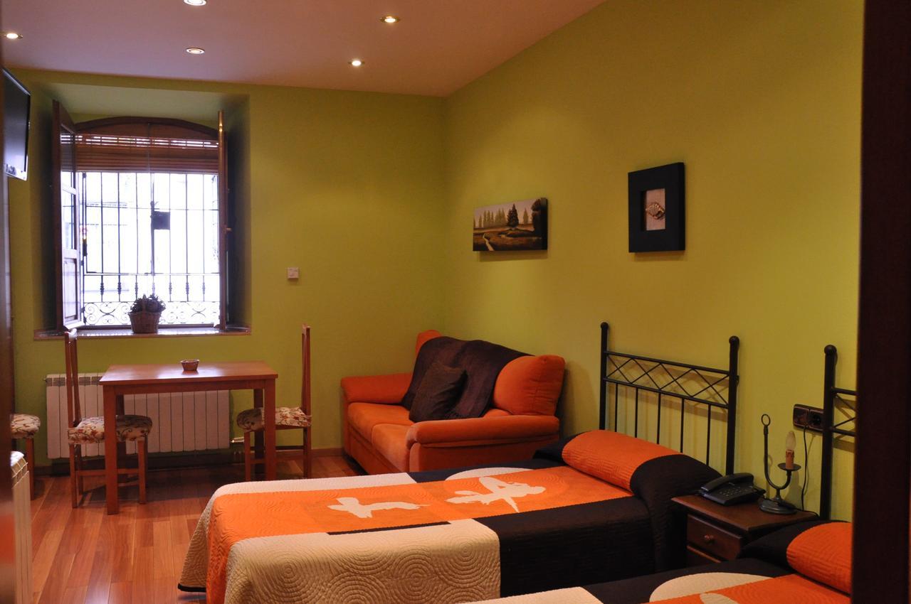 Aparthotel Santa Marina Cuéllar Екстериор снимка
