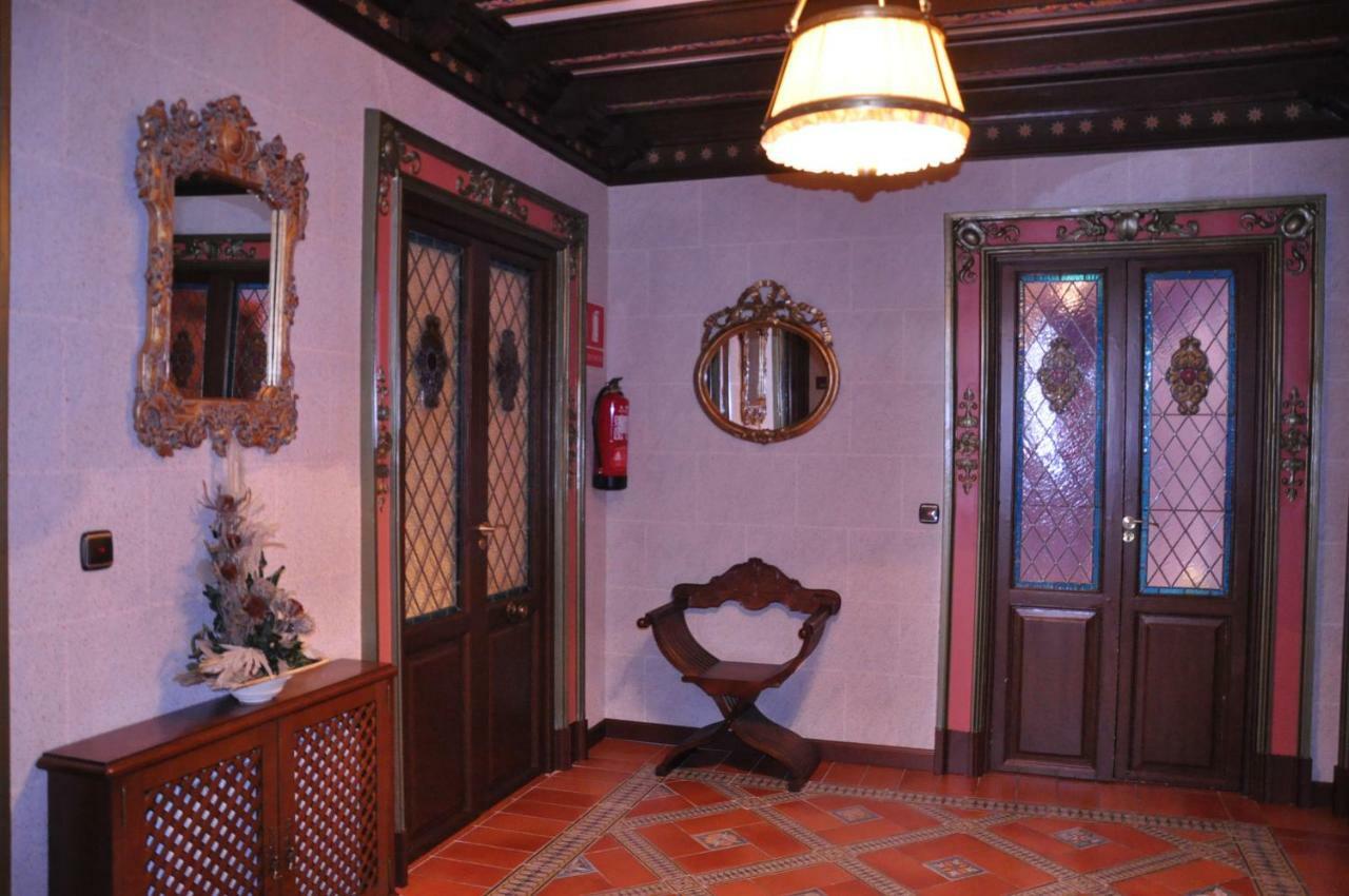 Aparthotel Santa Marina Cuéllar Екстериор снимка